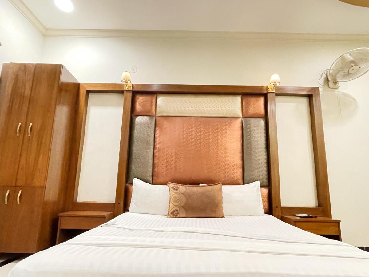 Hotel Multan Eksteriør billede
