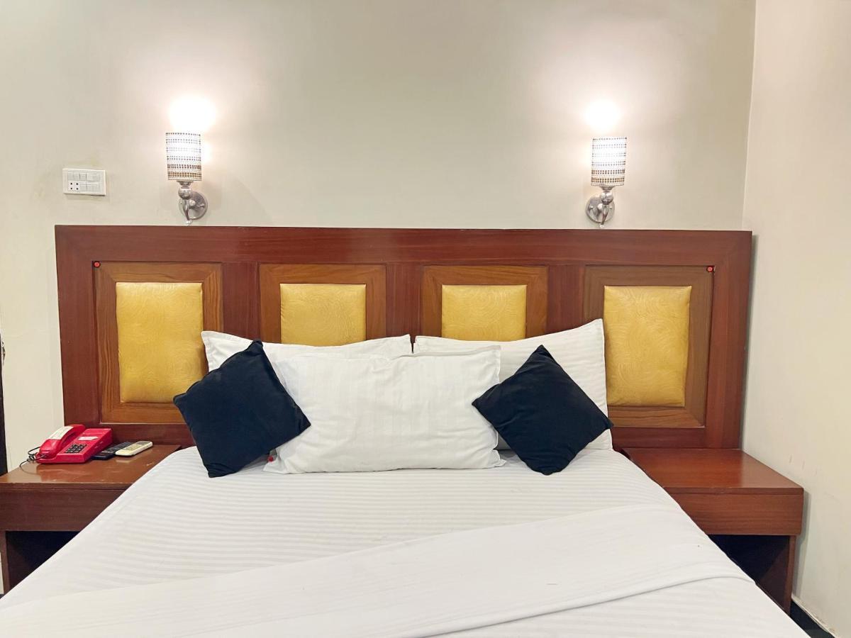 Hotel Multan Eksteriør billede