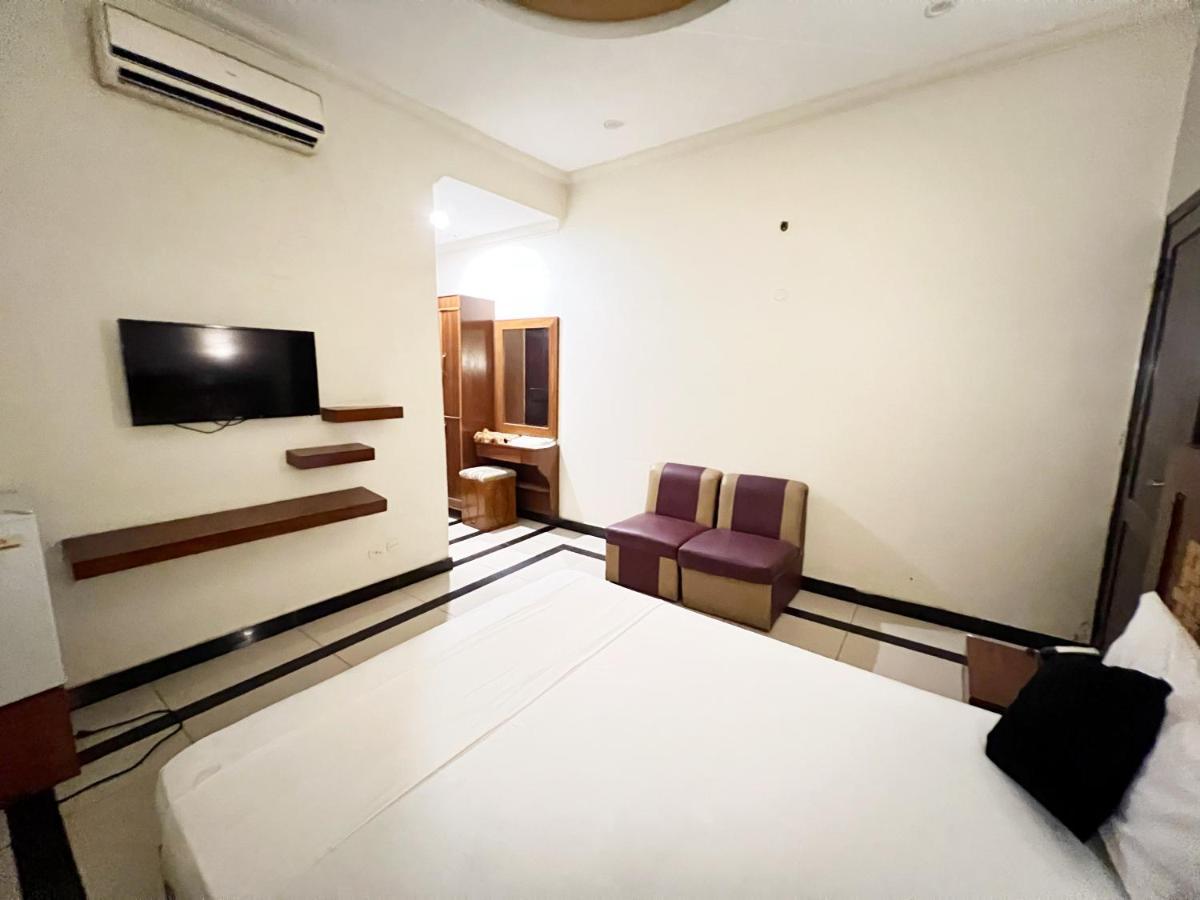 Hotel Multan Eksteriør billede