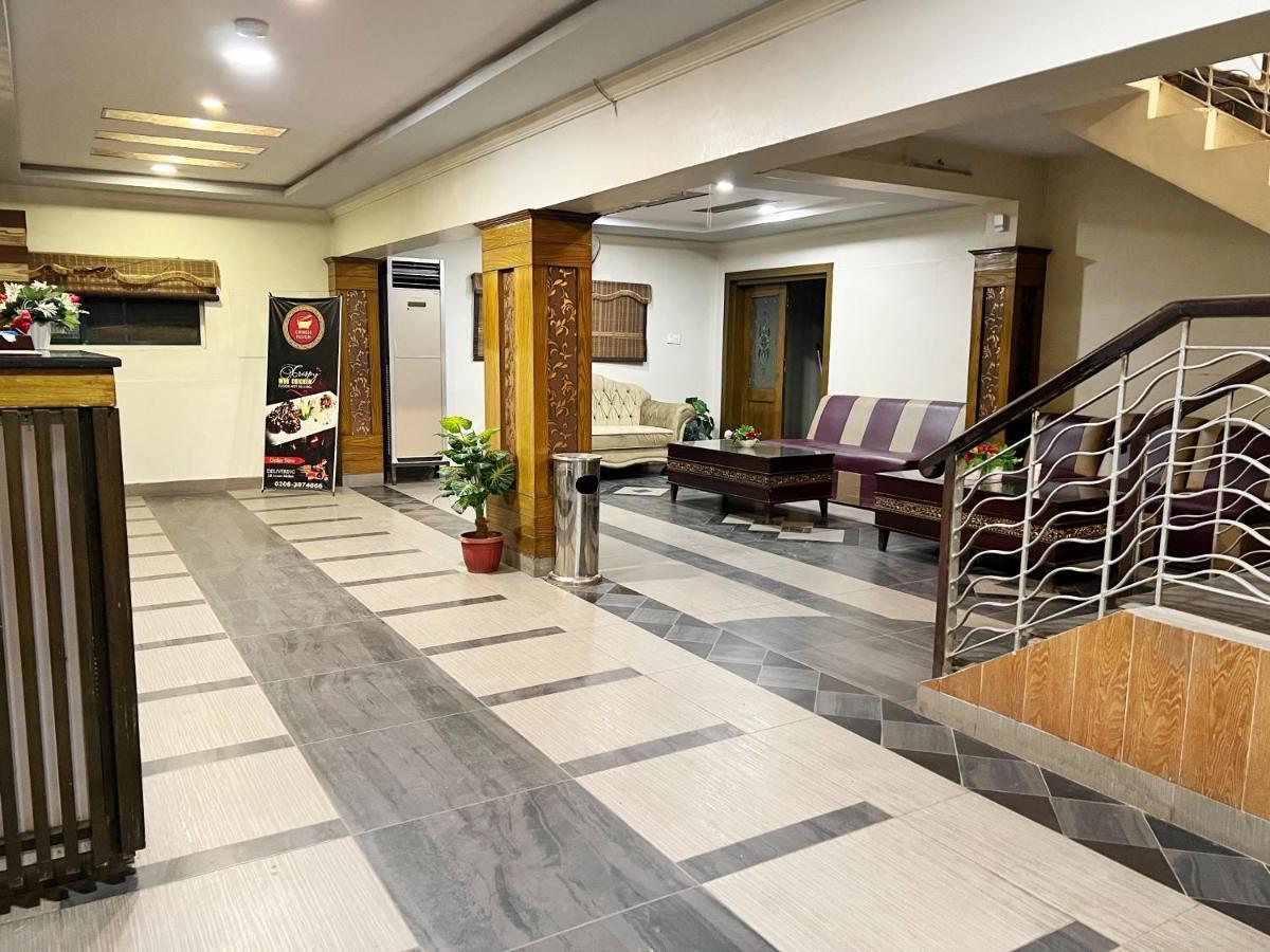 Hotel Multan Eksteriør billede