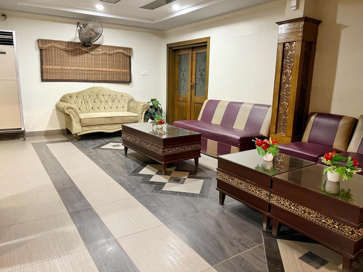 Hotel Multan Eksteriør billede
