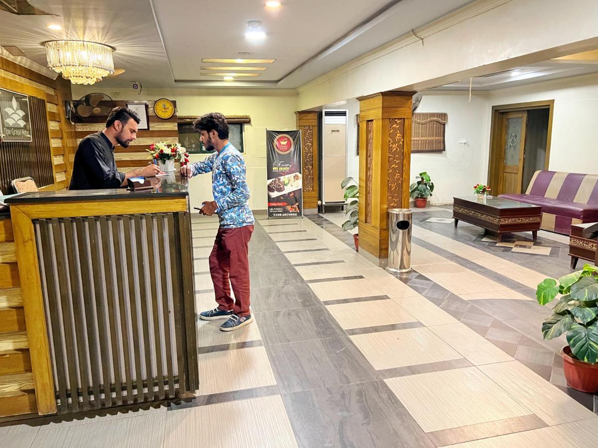 Hotel Multan Eksteriør billede