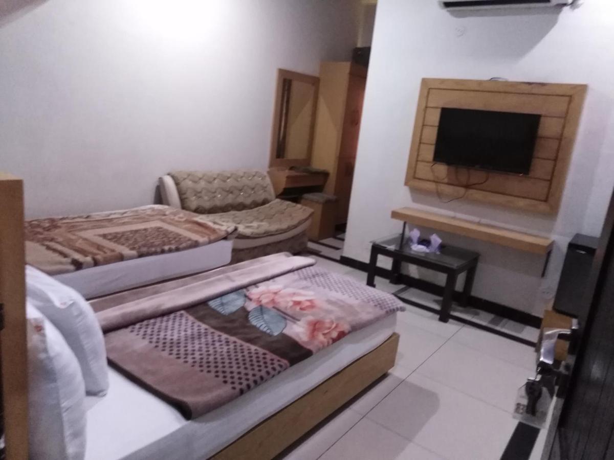 Hotel Multan Eksteriør billede